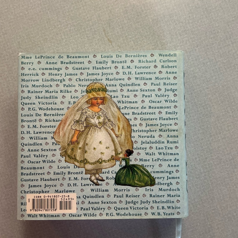 The Little Big Book for Brides - Picture 2 of 10